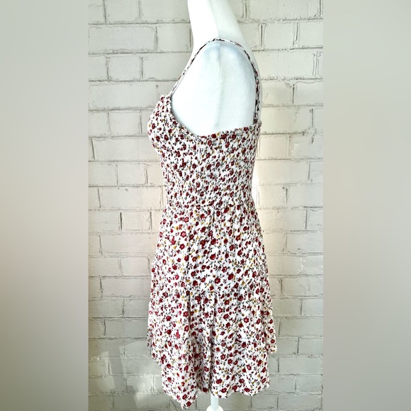 Hollister Red & White Spaghetti Strap Smocked-Top Floral Mini Sundress, Size XS - Picture 4 of 12